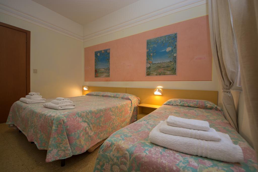 Hotel Savoia Finale Ligure Esterno foto
